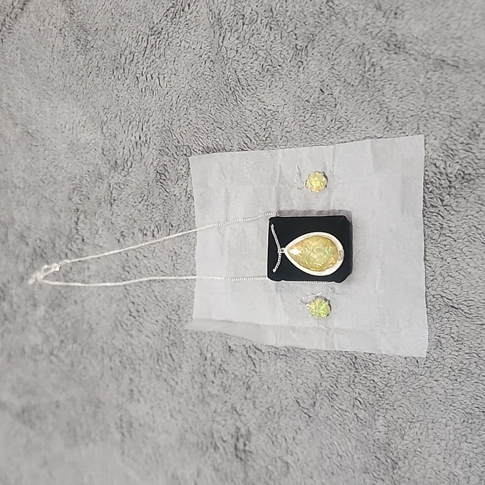 Opalescent Necklace and Earring set - Picture 2 of 3